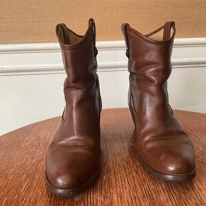 Frye Ankle Boots - Cowboy boots